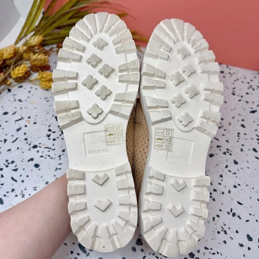 Dolce Vita Malila Tan Perforated Nubuck Lug Sole Penny Loafers Women’s 9.5